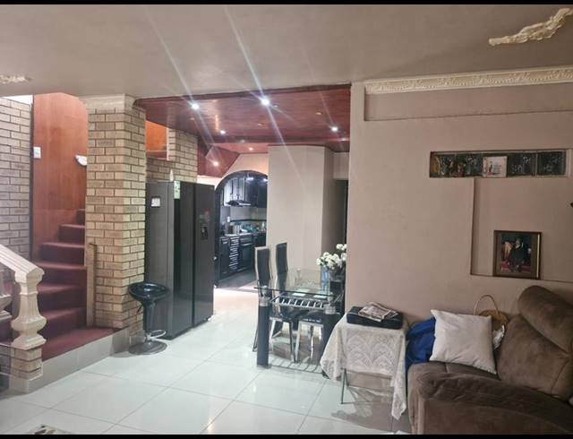 4 BEDROOM HOUSE FOR SALE IN HAVENSIDE